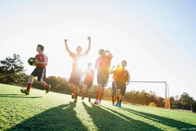 深入一线学习，英超与中国足协启动第三期青训教练培训