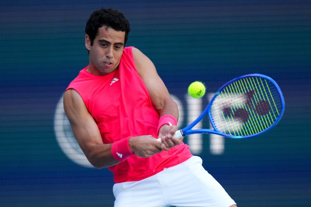 比朔夫：祝贺卡尔完成德青队首秀，他每次拿球观众都惊叹不已